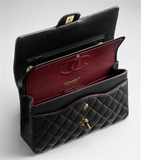 chanel flap bag with zipper|Chanel vintage flap bag.